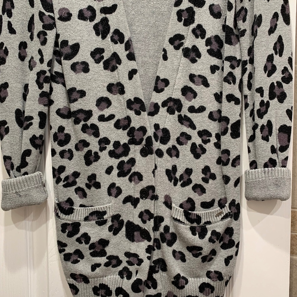 PINK Victoria’s Secret Leopard Print Sweater, - Picture 8 of 8